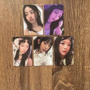 Hanni NewJeans K-pop Official Photcards Set (5 cards)